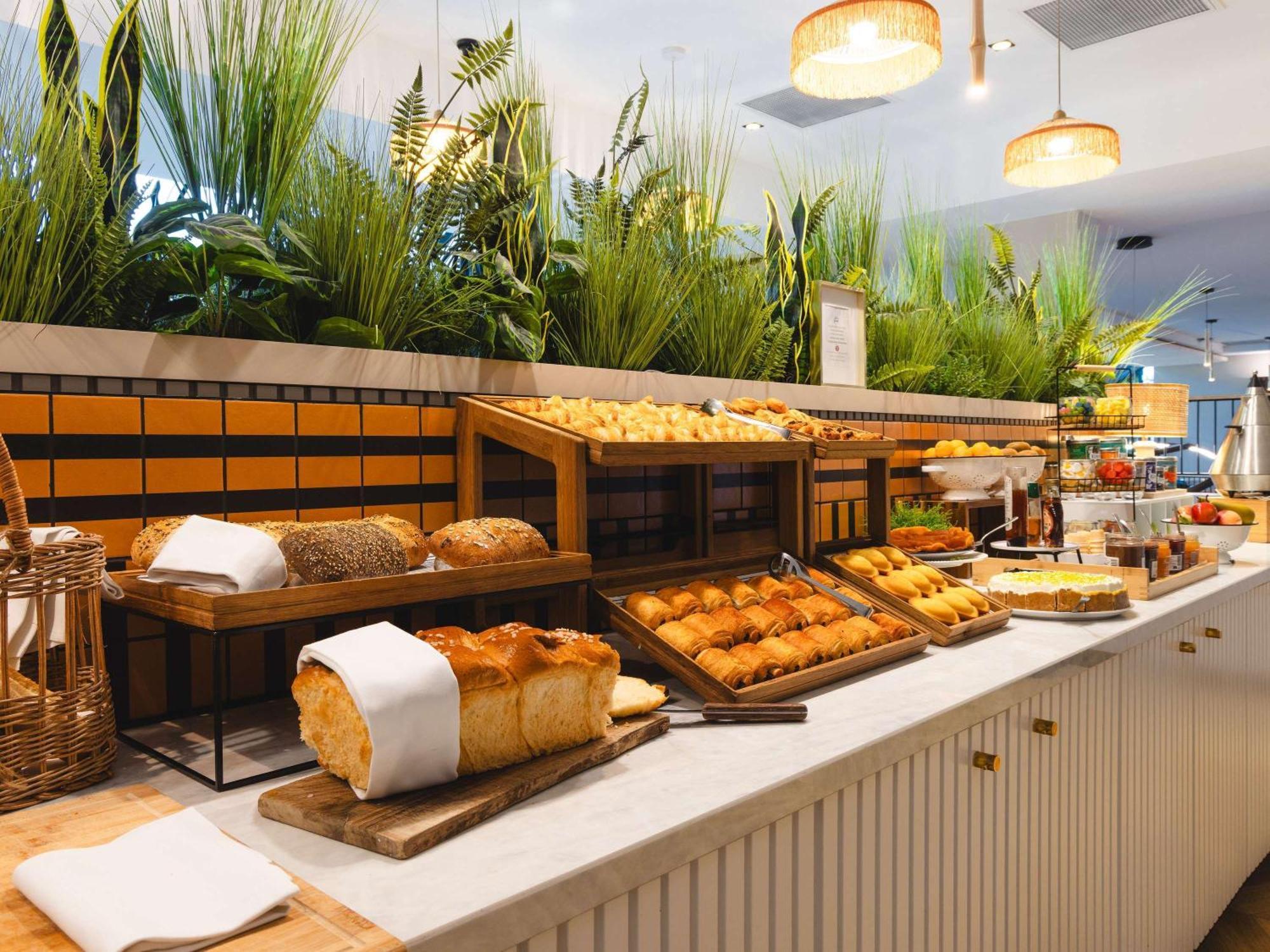 Novotel Paris Longchamp Hotel